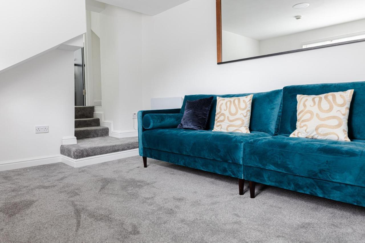 Chic Urban 2 Bedroom Apartments Кардифф Экстерьер фото