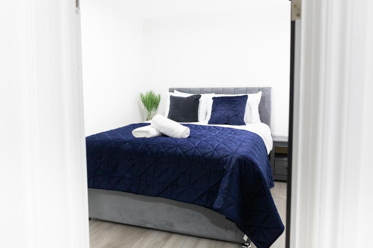 Chic Urban 2 Bedroom Apartments Кардифф Экстерьер фото